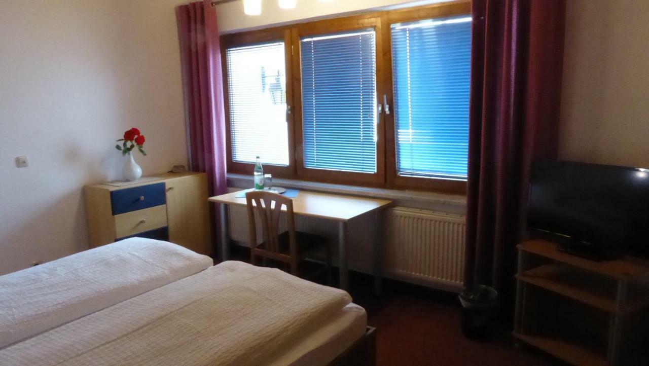 Haus Rosmarin Hotel Schrobenhausen Bagian luar foto